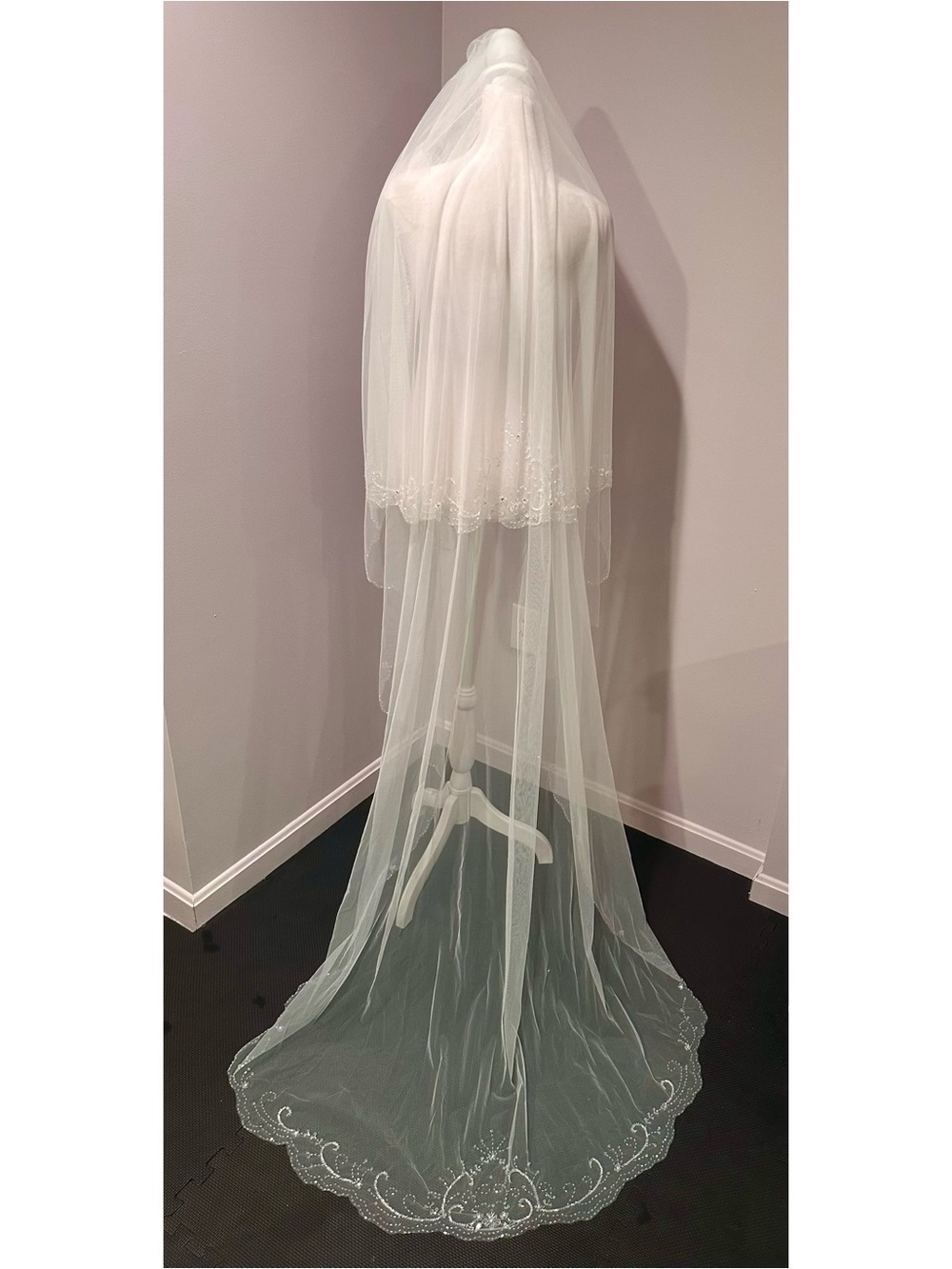Long Two-Tier Bridal Veil with Scalloped Beaded Edge - Ivory